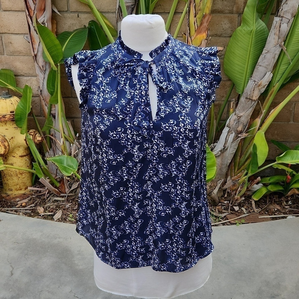 Banana Republic navy blue floral sleeveless blouse extra small